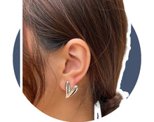 Load image into Gallery viewer, Suiteheart Earrings
