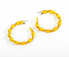 Load image into Gallery viewer, Tortoise Twist Hoop Earrings
